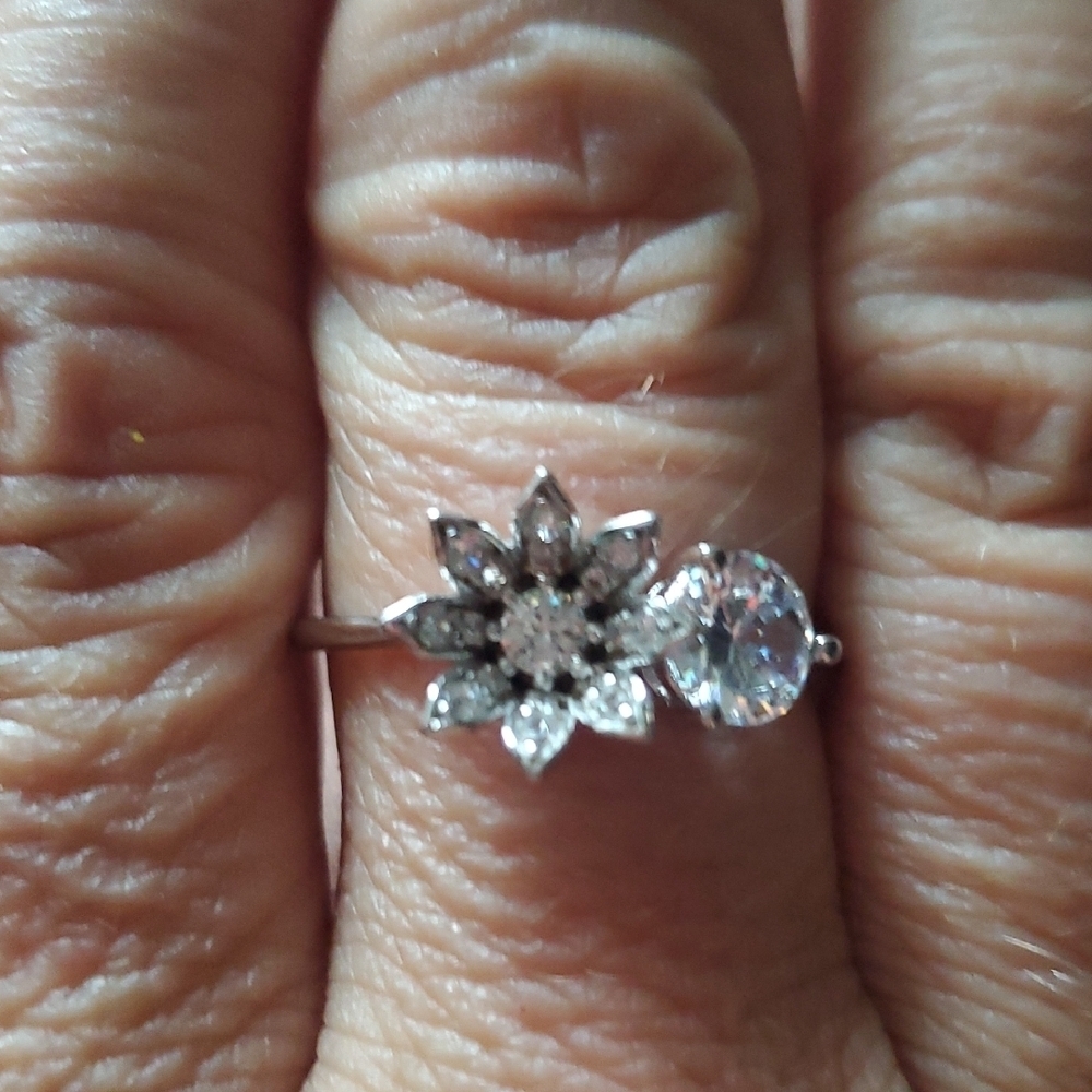 STERLING SILVER FLOWER PETAL RING
